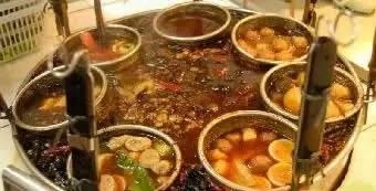 火锅老汤爆料怎么做的视频,一招解锁地道麻辣鲜香  第2张